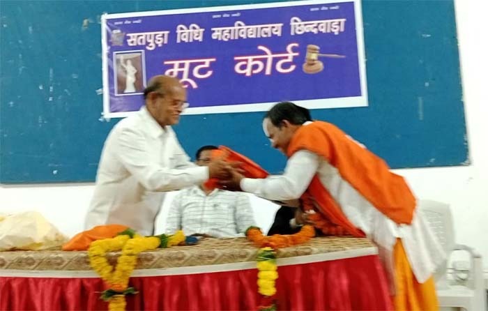 नवीन गीता स्वाध्याय मंडल ने मनाई तुलसी जयंती नवीन गीता स्वाध्याय मंडल ने मनाई तुलसी जयंती 