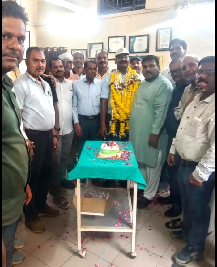 रविदास समाज ने डॉ रवि टांडेकर का सम्मान किया
