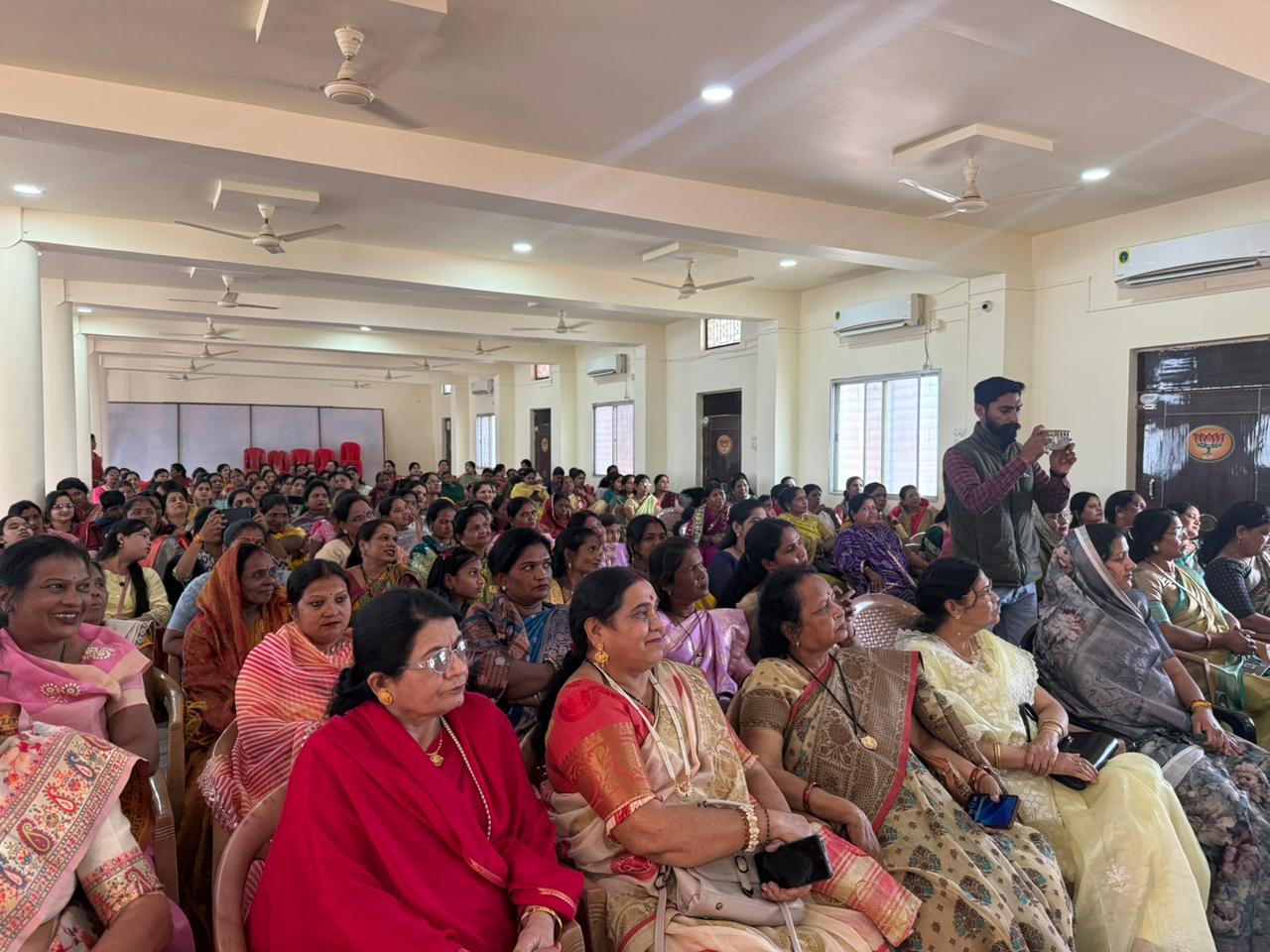 केंद्रीय बजट में मोदी ने  महिला सशक्तिकरण को प्राथमिकता दी-सुश्री शशि पटेल