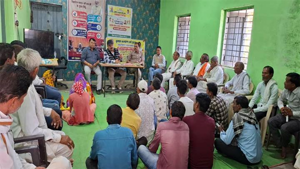 कृषि रथ के माध्यम से वैज्ञानिकों ने किसानों को दी प्राकृतिक खेती की जानकारी