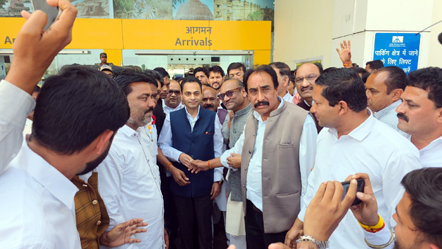 नकुलनाथ के नेतृत्व में हजारों कांग्रेसजन ने किसान महाचौपाल में भरी हुंकार