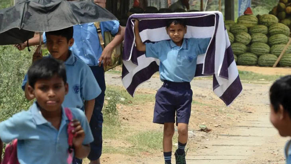 गर्मी के कारण स्कूलों के समय बदला, 7.30 से 12.30 बजे तक लगेंगे स्कूल