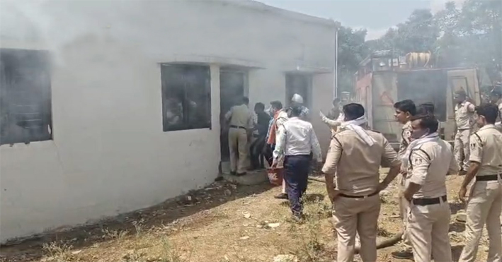 पुलिस कंट्रोल रूम के रिकॉर्ड रूम में लगी आग