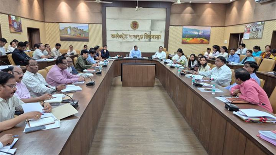 अधूरा कार्य करने वाले ठेकेदार को किया ब्लैक लिस्ट