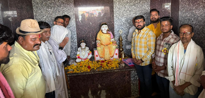 उमरेठ में मां कर्मा और भगवान कृष्ण की प्रतिमा स्थापित