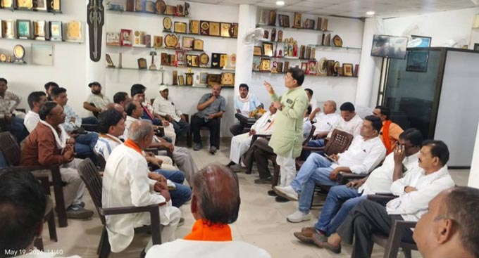 सांसद कार्यालय में भाजपा के मोर्चा पदाधिकारियों ने किया संवाद