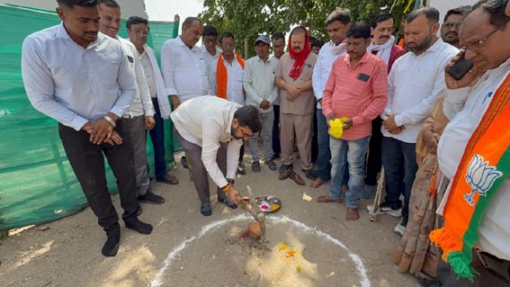 सांसद बंटी विवेक साहू ने सावली में सड़क निर्माण का किया भूमिपूजन