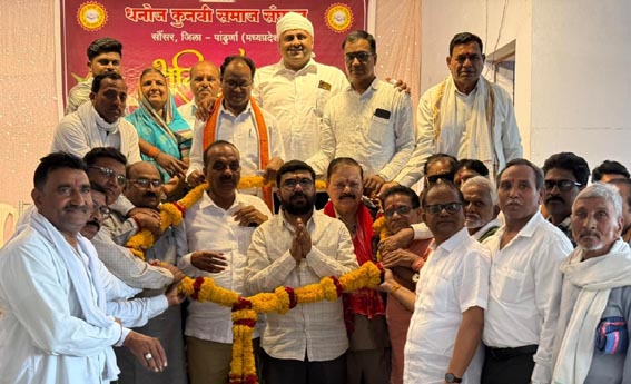 धनोज कुनबी समाज भवन अतिरिक्त कक्ष निर्माण के लिए सांसद ने दिए 10 लाख 