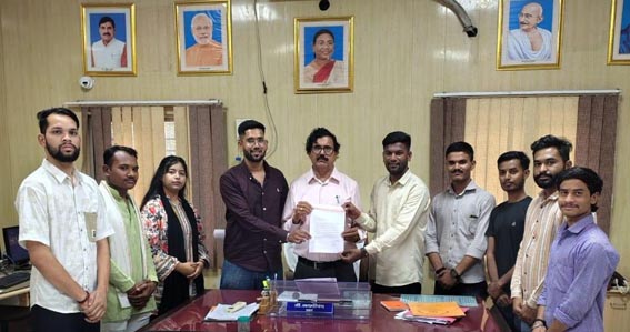 पीएम एक्सीलेंस कॉलेज की समस्याओं को लेकर एबीवीपी ने सौंपा ज्ञापन