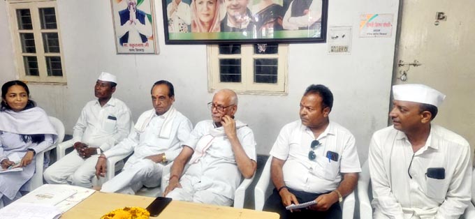 कांग्रेस सेवादल ने राजीव भवन में की जिला स्तरीय बैठक