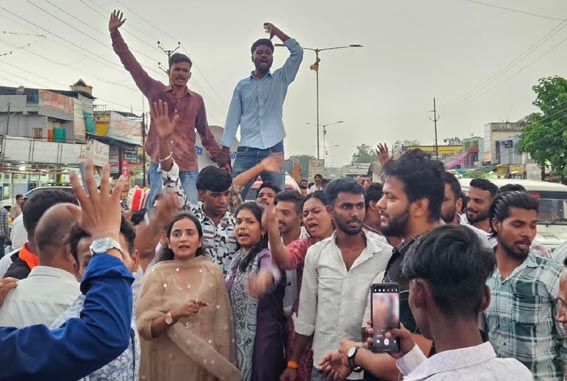 पेपर लीक मामले में एनएसयूआई ने किया आंदोलन