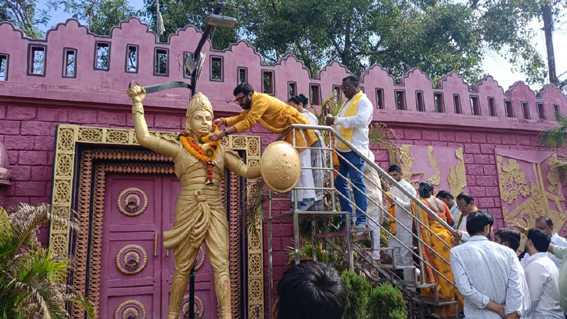 वीरांगना रानी दुर्गावती को बलिदान दिवस पर सांसद ने किया नमन