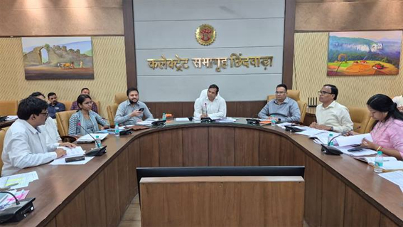 समय सीमा की बैठक में कलेक्टर ने ली अधिकारियों ने से जानकारी