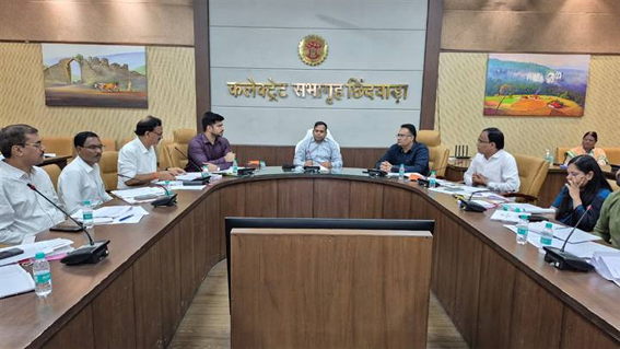 अवैध उत्खनन पर रोक और लापरवाह पटवारियों पर कार्रवाई के दिए निर्देश