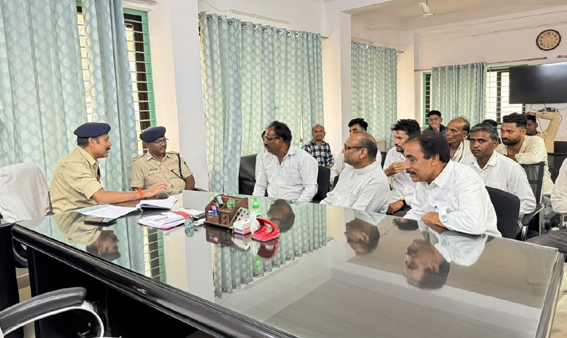 25 लाख से अधिक की फसल खरीदी, अब व्यापारी नहीं दे रहा किसानों को पैसा