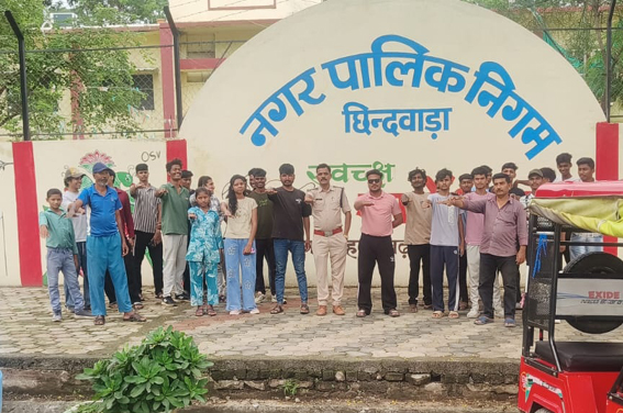 ऑटो चालकों व नागरिकों को दिलाई नशामुक्ति की शपथ