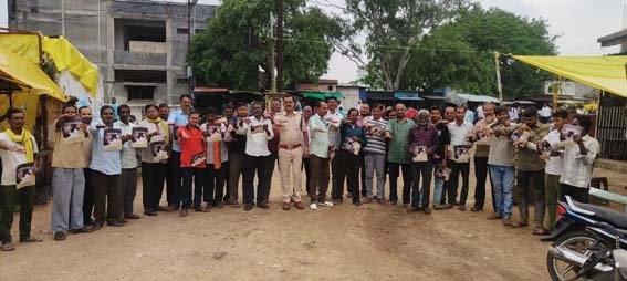 देहात थाना प्रभारी ने रोहनाकला में दिलाई नशा मुक्ति शपथ