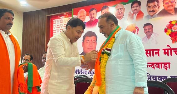 किसान मोर्चा ने किया भाजपा जिलाध्यक्ष का अभिनंदन