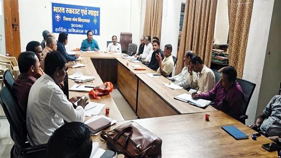 जिला शिक्षा अधिकारी ने ली बीईओ एवं बीआरसी की बैठक