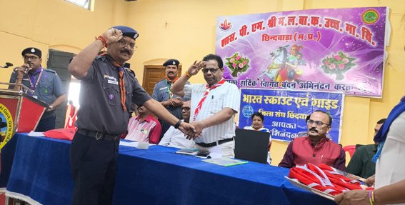 स्काउट गाइड प्रभारी शिक्षक-शिक्षिकाओं ने जानी स्काउट गाइड की बारीकियां 