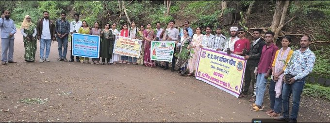 सीड बॉल से पौधारोपण का नवाचार, पर्यावरण संरक्षण का संकल्प