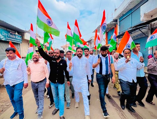 जिले के सबसे ऊंचे तिरंगे के नीचे से निकली तिरंगा यात्रा