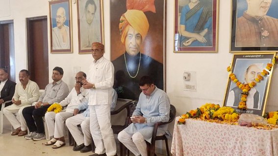 कांग्रेस ने मनाई स्वतंत्रता संग्राम सेनानी की जयंती