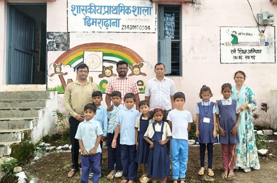 गाडरीढाना के सरकारी प्राथमिक स्कूल में छात्रों की संख्या बेहद कम
