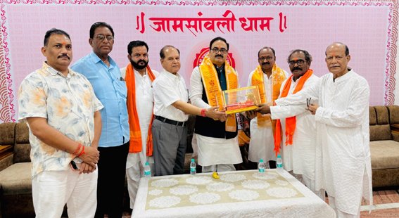 सत्येंद्र भूषण सिंह ने किए जामसांवली हनुमान जी के दर्शन