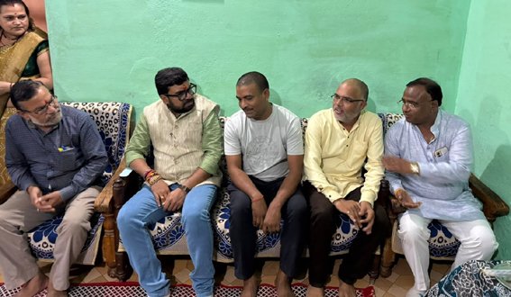 कोयलांचल निवासी परिवारों के दुख में शामिल हुए सांसद
