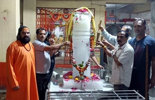 बाबा अमरनाथ जी का हुआ रुद्राभिषेक, महाआरती कर की गई अर्चना