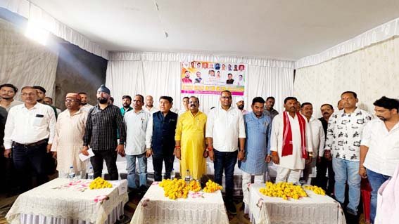 किसान मोर्चा ने पगारा में किया किसानों से संवाद