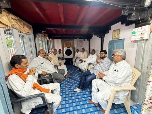 दिवांगत जनों को दी श्रध्दांजलि, लोगों के दुख में शामिल हुए सांसद