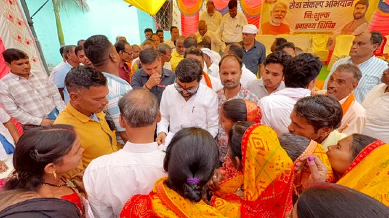नरसला में 360 मरीजों का स्वास्थ्य परीक्षण कर निःशुल्क दी दवाएं