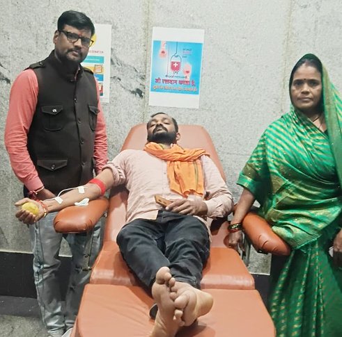 साहू समाज समर्पण संस्था ने तत्काल उपलब्ध कराया ब्लड