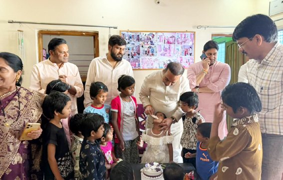 भाजपा जिलाध्यक्ष शेषराव यादव ने शिशुगृह पहुंचकर ली जानकारी