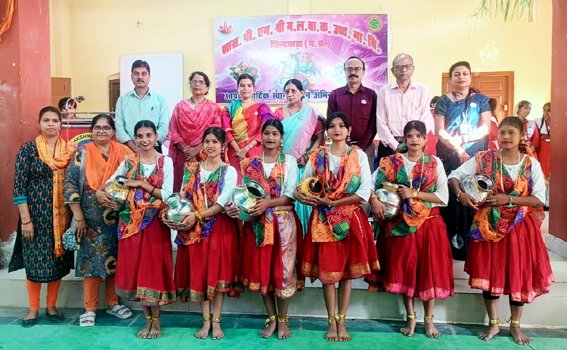 एनएसएस की छात्राओं का उत्कृष्ट कार्यों के लिए किया सम्मान