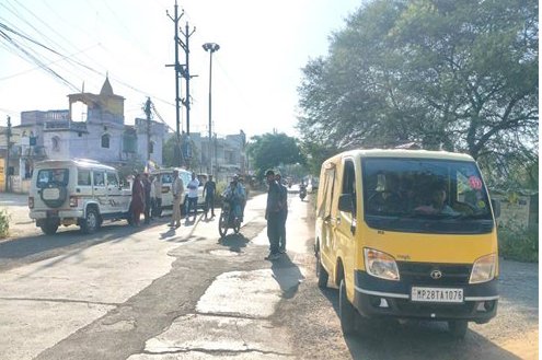 परिवहन विभाग ने की 16 स्कूल वाहनों की जांच