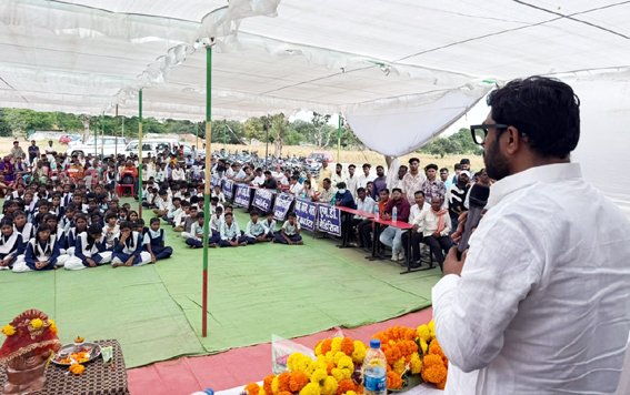 आंगनवाड़ी में पौष्टिक आहार नहीं पहुंचने पर सांसद बंटी विवेक साहू हुए नाराज