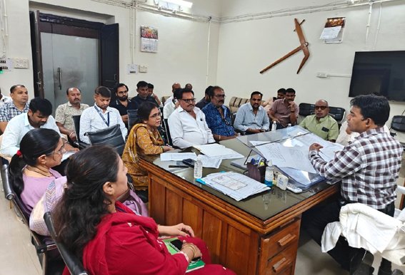 खाद, बीज व्यापारी संघ और कृषि वैज्ञानिकों ने की बैठक