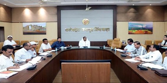 लापरवाही करने वाले परासिया बीईओ और बीआरसी पर कार्रवाई