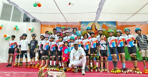 विद्या भूमि स्कूल ने स्केटिंग खिलाड़ियों ने बनाया वर्ल्ड रिकार्ड 