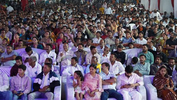 माता रानी के भजनों पर देर रात तक झूमे भक्तगण