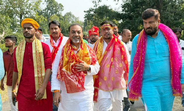 धर्म और जनजागरण का संगम बनी चुनरी यात्रा में शामिल हुए भाजपा जिलाध्यक्ष